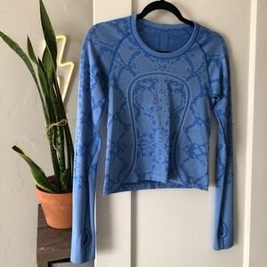 Cropped Lululemon Long Sleeve Swiftly Tee